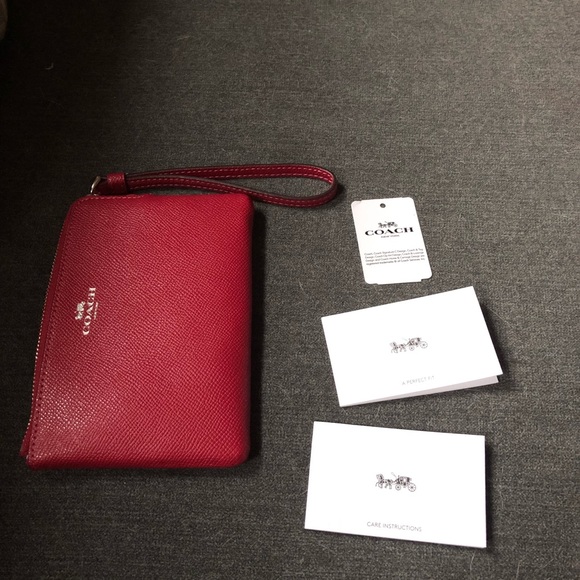 Coach Crossgrain Leather Corner Zip Wristlet - Picture 2 of 5